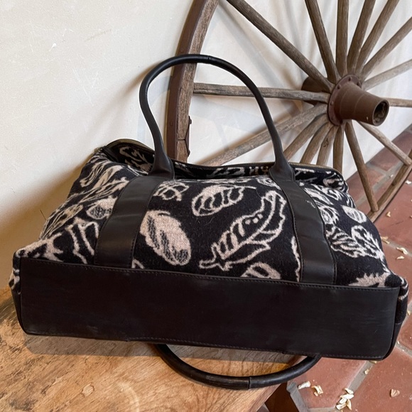 PENDLETON Black & Ivory Virgin Wool Blanket Bag Leaf Design Leather X-Large New! - Picture 5 of 9